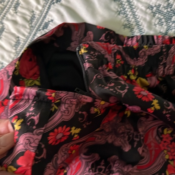 Beautiful ModCloth silky pencil skirt - Sz L - Picture 4 of 4